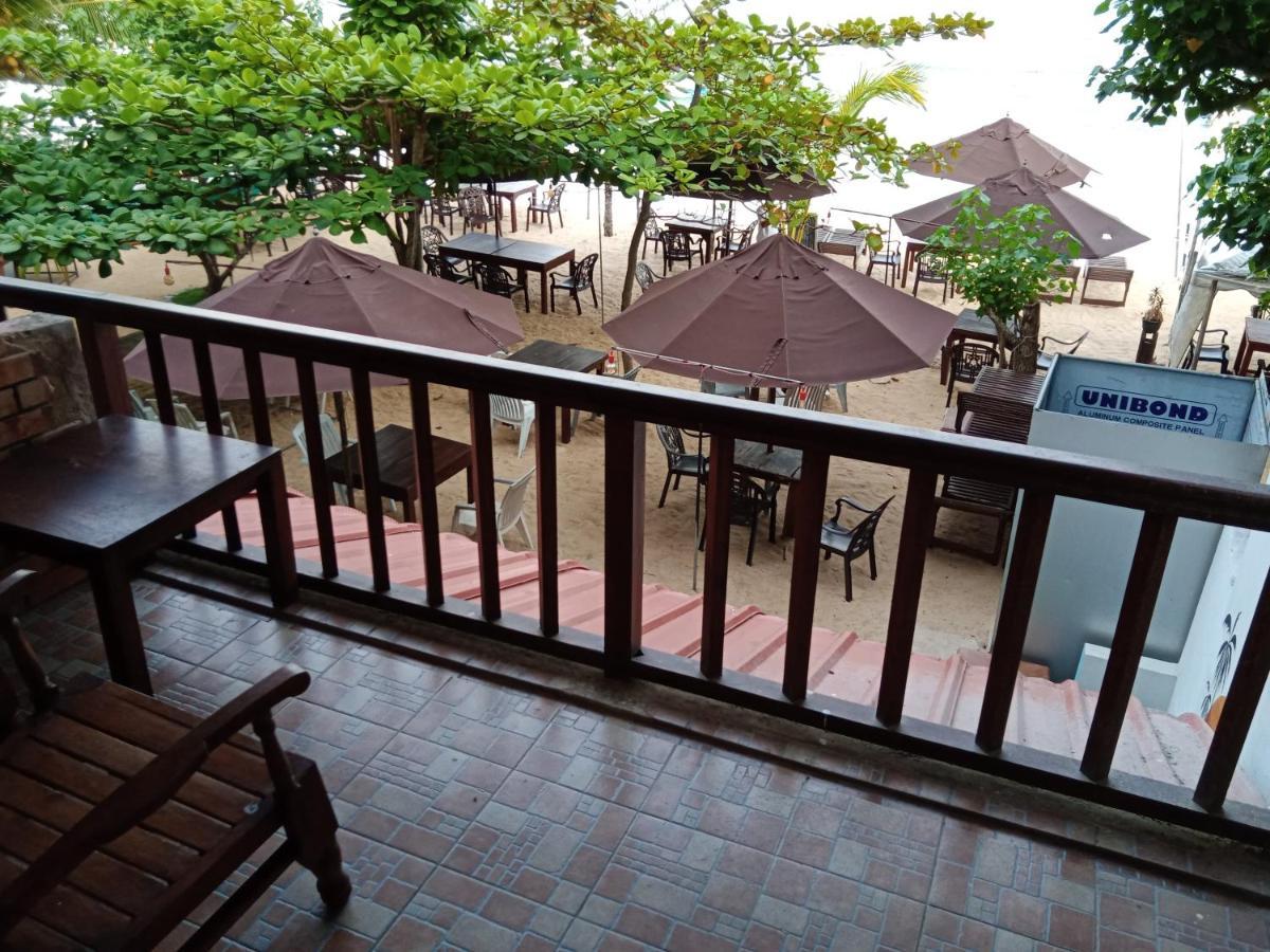 Wave Beach Resort Unawatuna Exterior photo