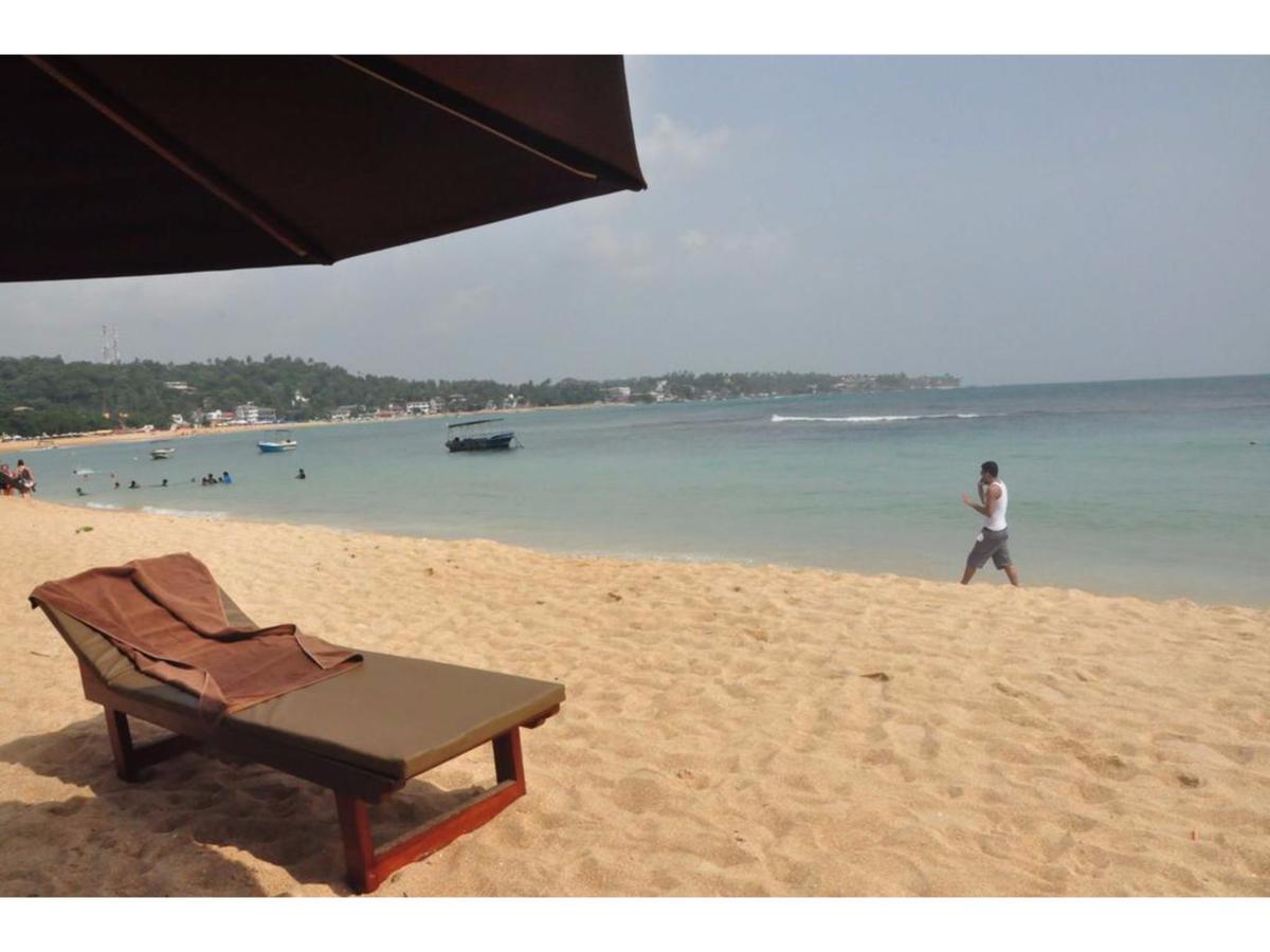 Wave Beach Resort Unawatuna Exterior photo