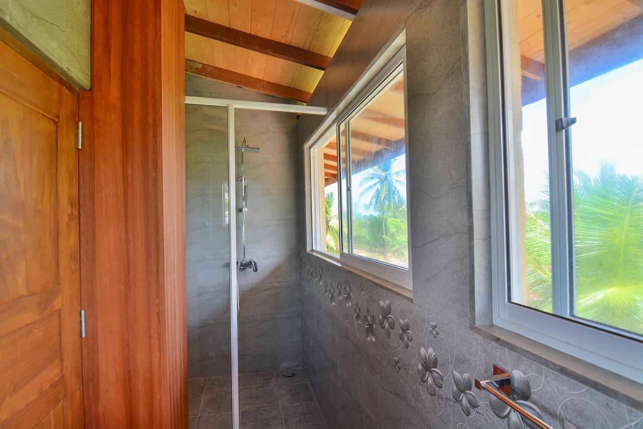 Wave Beach Resort Unawatuna Exterior photo