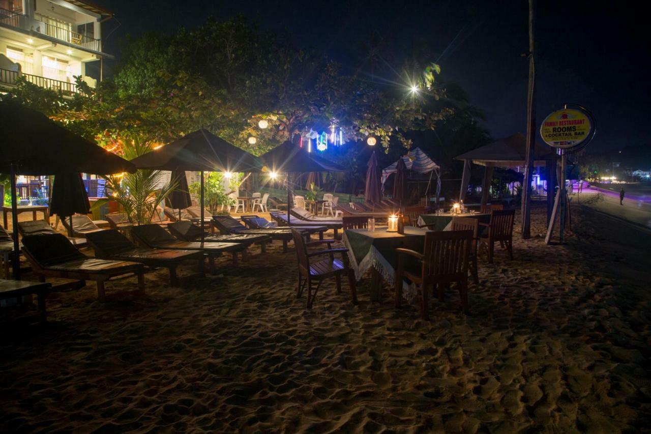 Wave Beach Resort Unawatuna Exterior photo