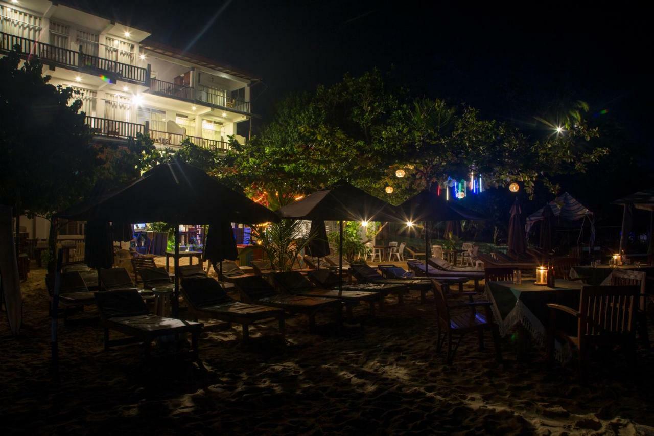 Wave Beach Resort Unawatuna Exterior photo